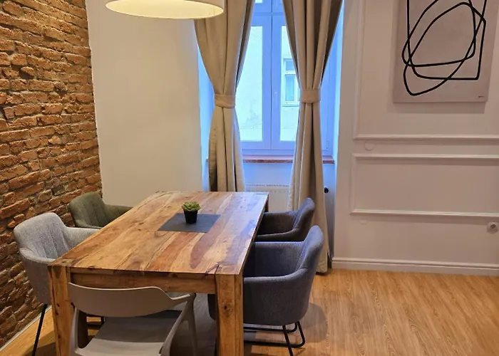 Tesla Boutique Apartments & Rooms