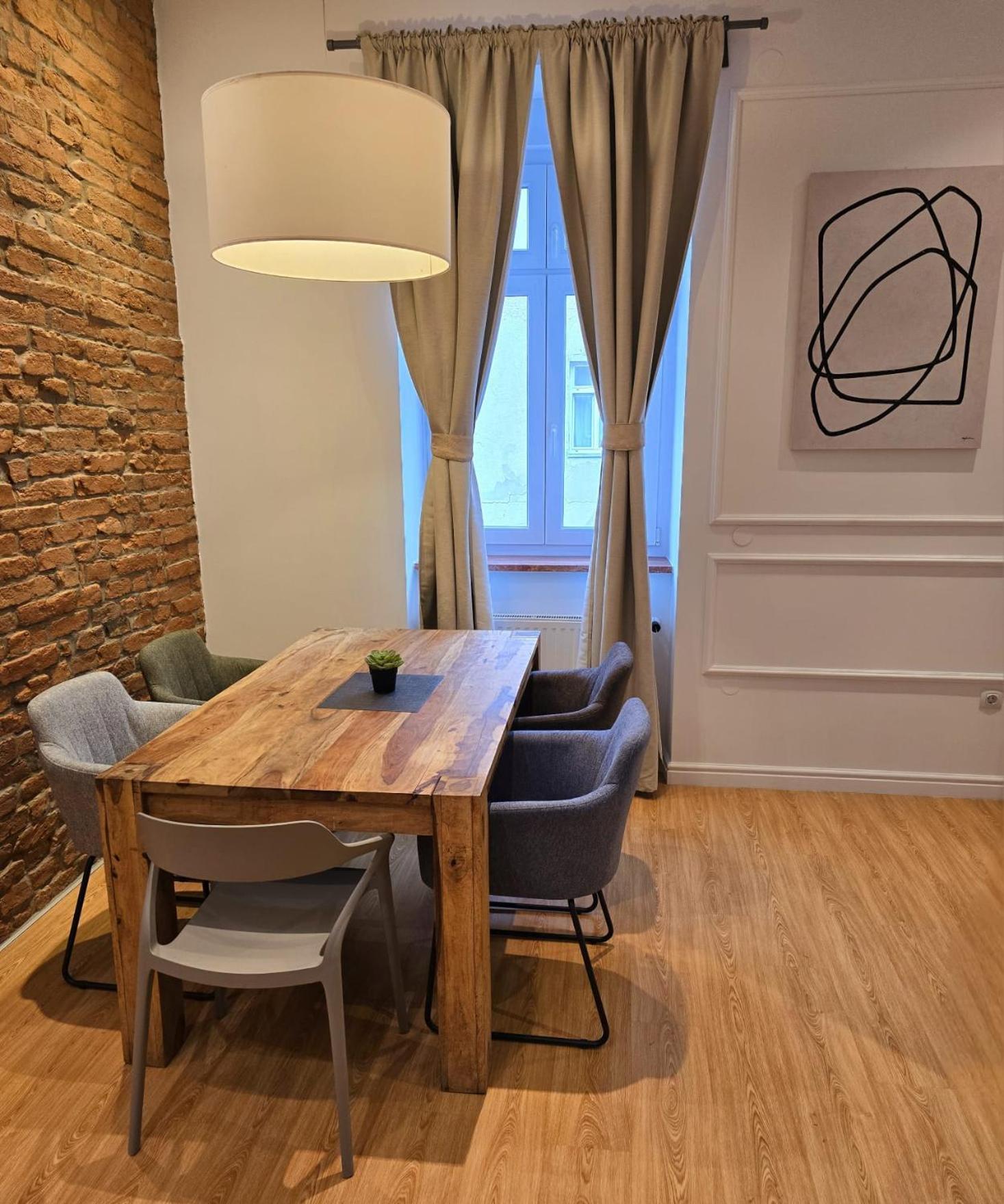Tesla Boutique & Apartamento *